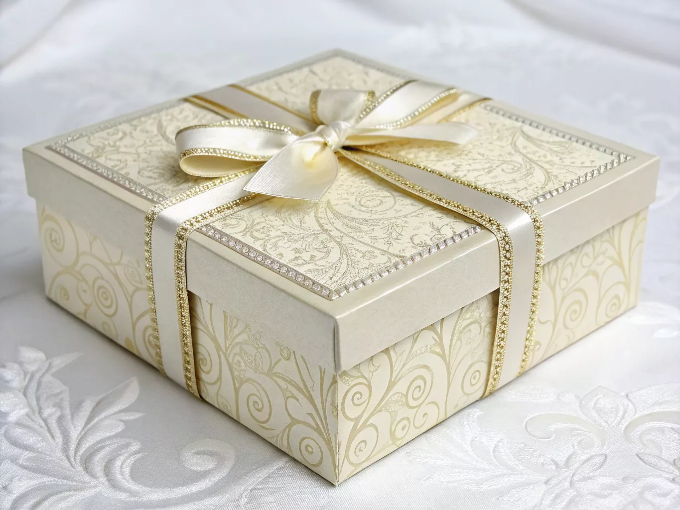 Traditional square gift box with classic design